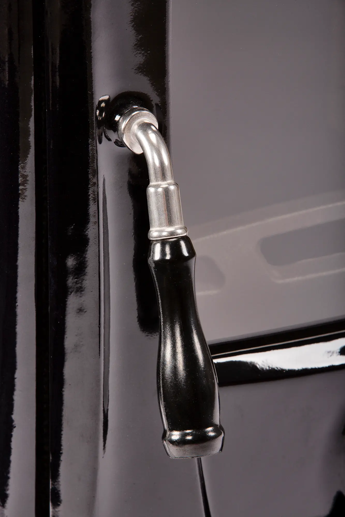 Atlantic_Lough_Black_Enamel_02