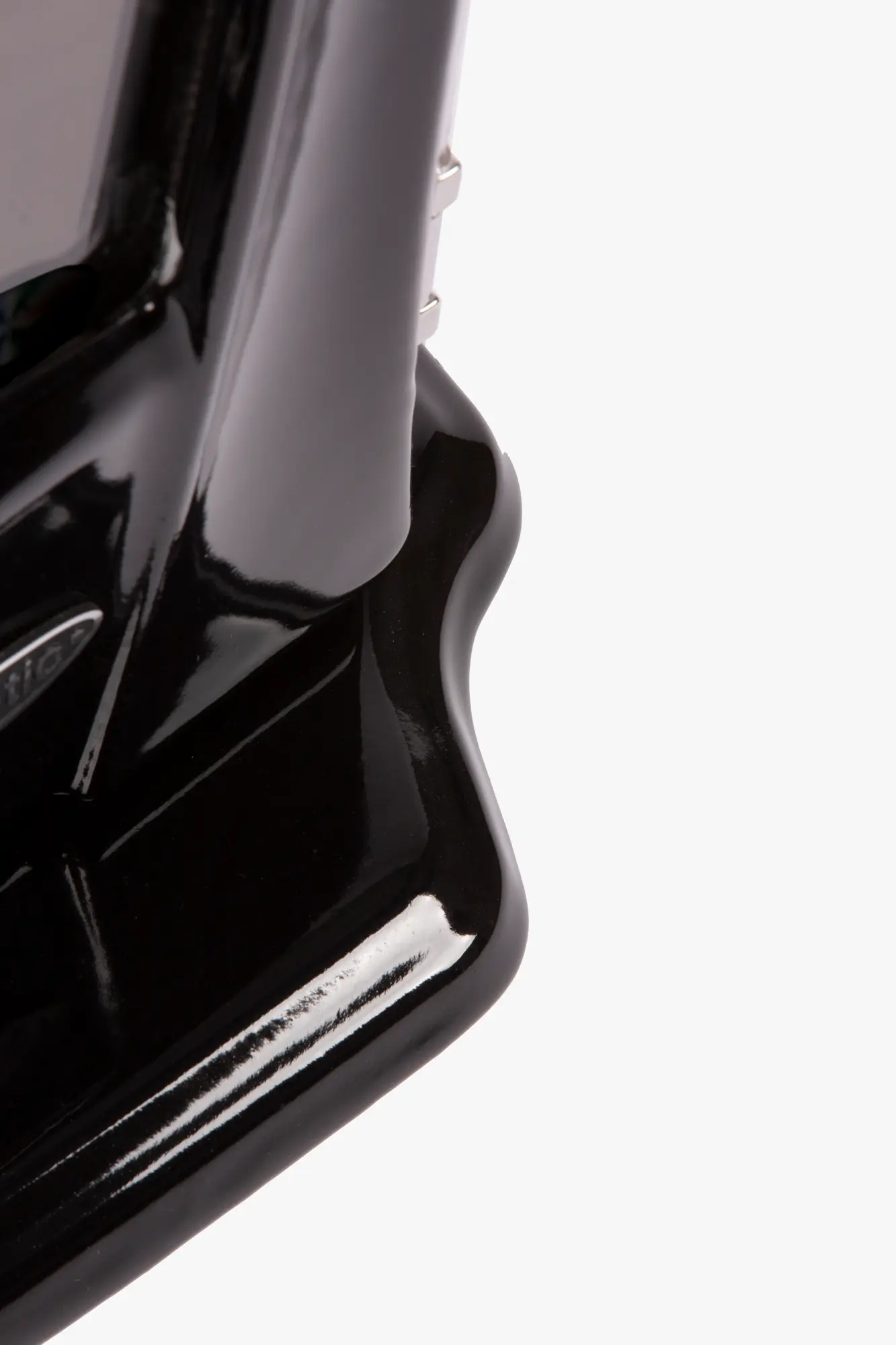 Atlantic_Lough_Black_Enamel_03